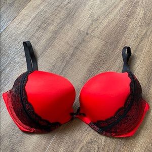 Victoria’s Secret very sexy push-up